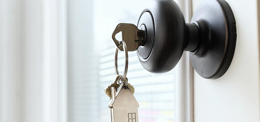 Bifold Door Knob Replacement in Gonzales, California